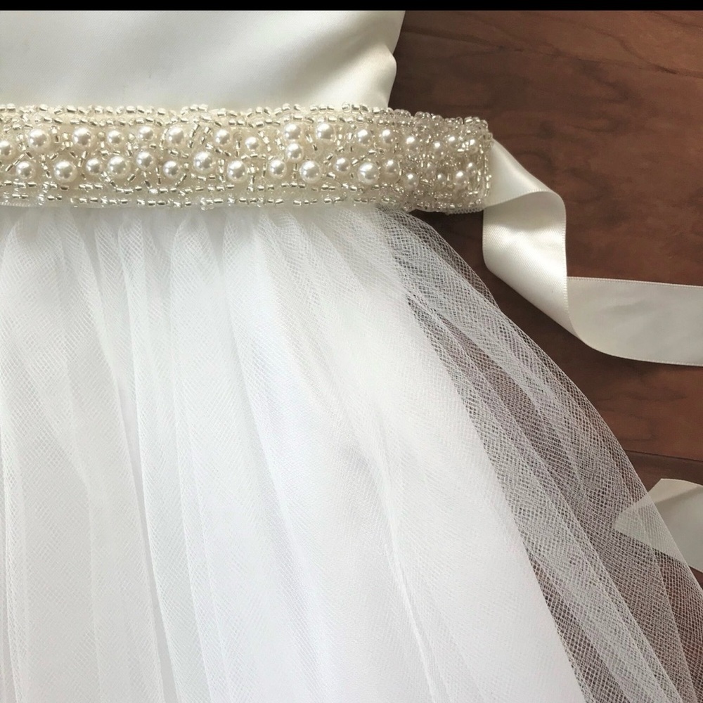 Elegant White Pearl Flower Girls Sash Embellished Pearl Satin Belt